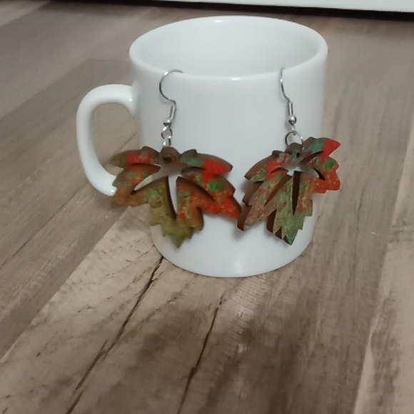 #366Halloween/Fall Wooden Dangle Multicolor Leaves Earrings. - Picture 1 of 4